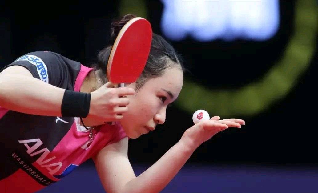 显得更加合 显得更加合